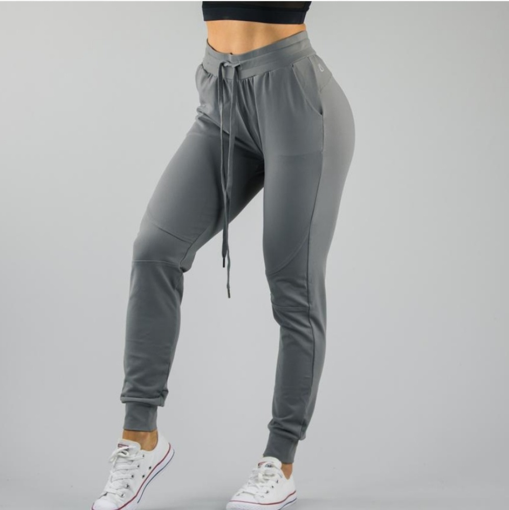 Buffbunny Jasmine Joggers in Steel, sz M